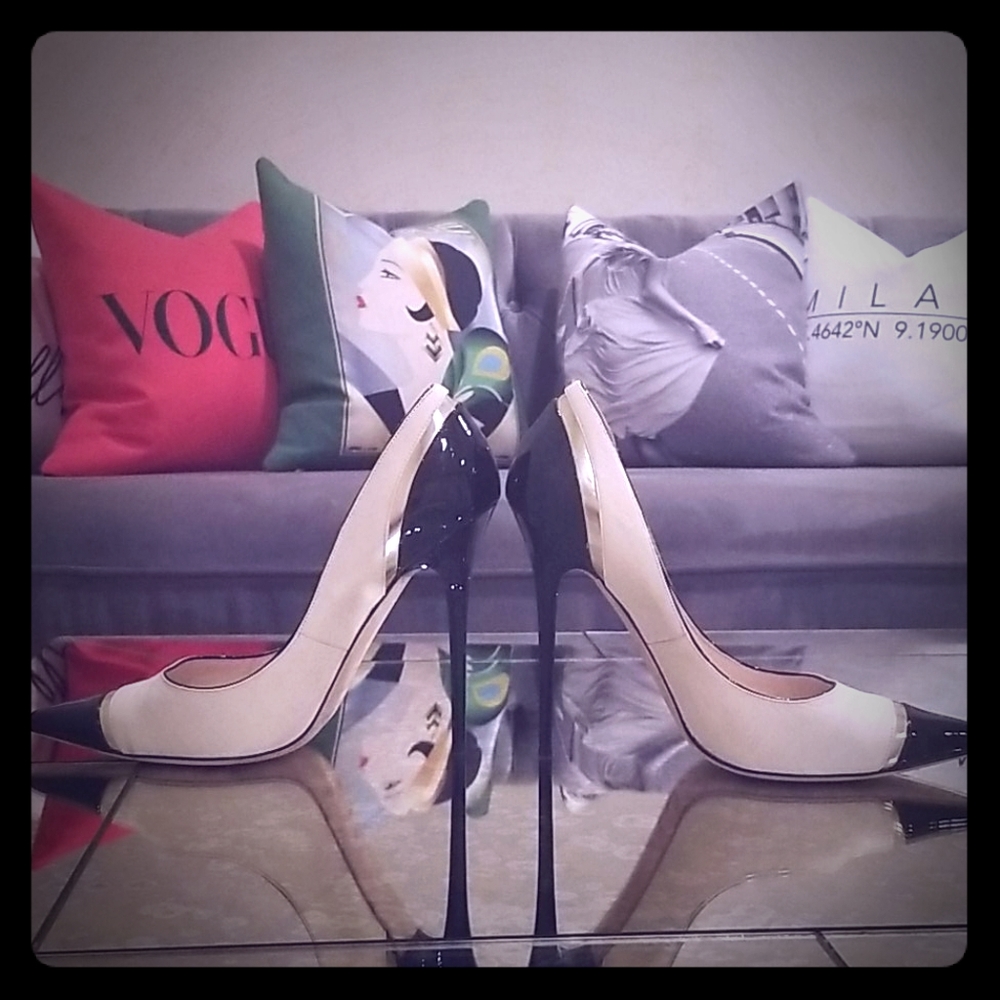 Authentic Jimmy Choo closed toed pumps